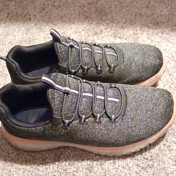 Athletic Works Women’s Cushioned Slip-On Sneakers Gray and Pink Size 8.5 - Picture 1 of 12